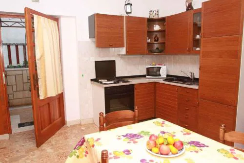 Apartments in Mastrinka 7407
