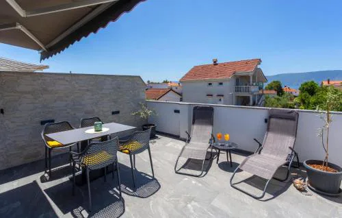 Beautiful Apartment In Pinezici