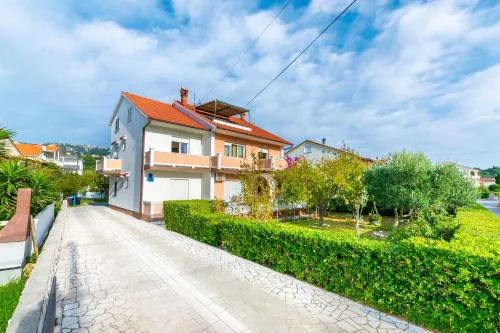 Apartments Frankica