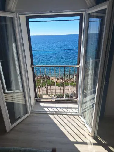Bravarica blue