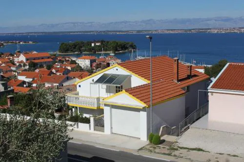 Apartments with parking space Preko, Ugljan - 8417
