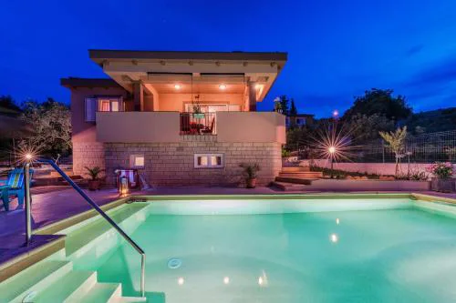 Family-friendly apartments with swimming pool Sutomiscica, Ugljan - 13872