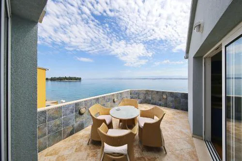 Punta Preko Apartments