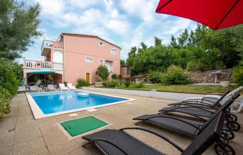 Amazing Apartment In Stara Vas