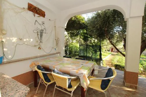 Apartment in Kustici with sea view, terrace, air conditioning, WiFi (3597-5)