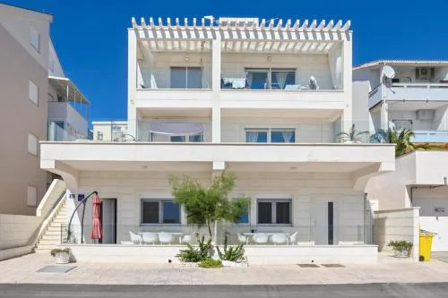 BlueBay Apartments