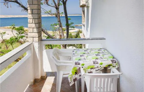 Cozy Apartment In Kustici With Wifi
