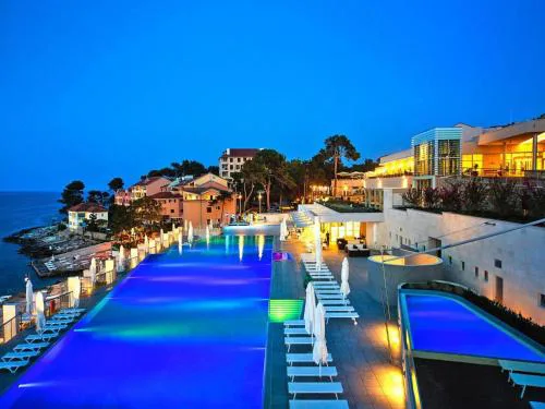 Apartment in Veli Losinj by the Beach