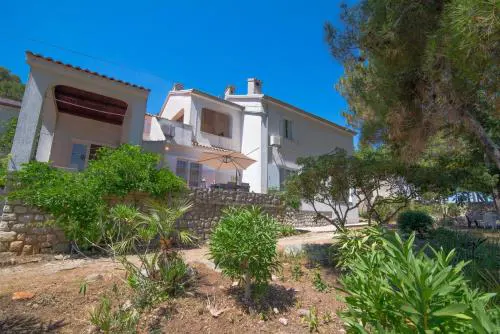 Apartments with parking space Veli Losinj, Losinj - 19700