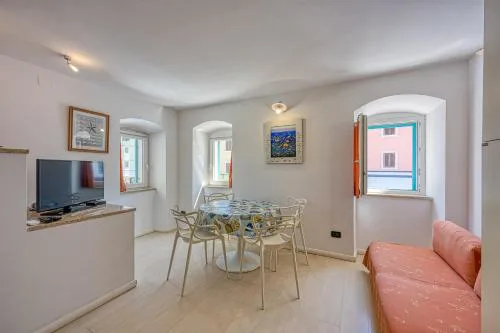 Astra 1 Veli Lošinj Harbour View - Happy Rentals