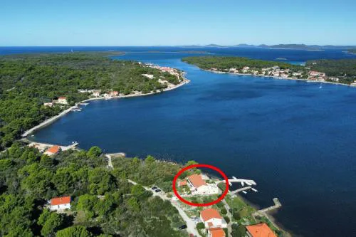 Apartment Veli Rat 438b