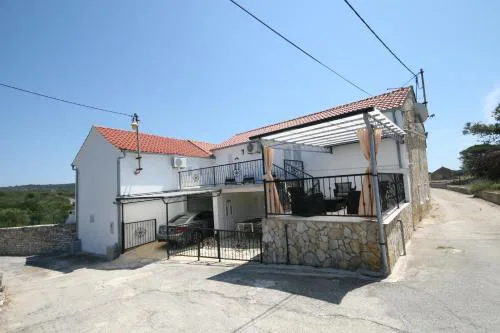 House Sakarun