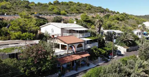 Apartments Uskok