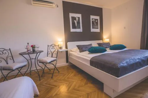 Violet Seaview Apartment