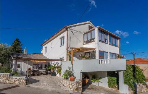 Cozy Apartment In Vrbnik With Wifi