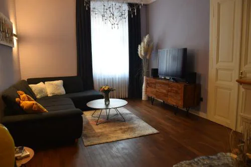 Apartment Ficlek Raja