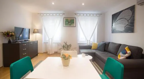 Apartments S&A