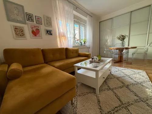 Bright Artist Residence