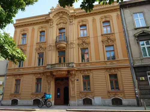 CENTRAL 2 ZAGREB