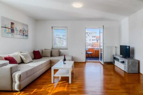 Cherry City Stay Apartment With Parking - Happy Rentals