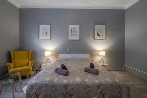 Cozy City Center Apartment