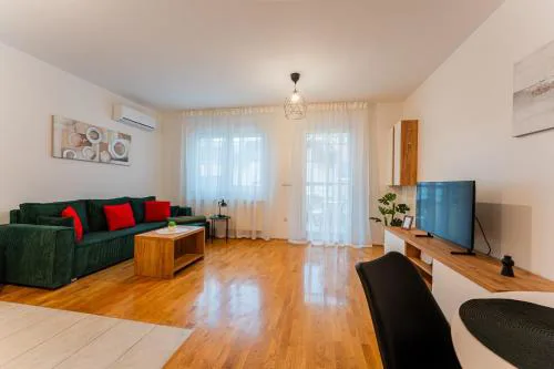 Flex SelfCheckIns 127- Zagreb - 2 Bedrooms - Parking - Loggia