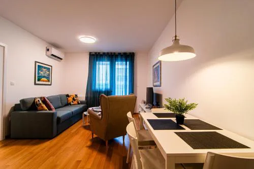 Flexible SelfCheckIns 107 - Zagreb - Garage - Loggia - Bedroom