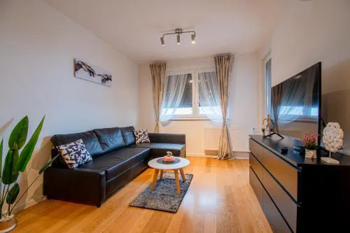 Flexible SelfCheckIns 41 - Zagreb - Luxury - Parking - Loggia - Brand New