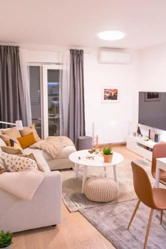 Fresh Comfort Apartment by Irundo
