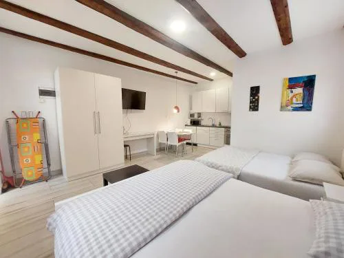 Home Away From Home - Apartment Ilica