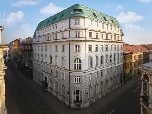 Hotel Capital