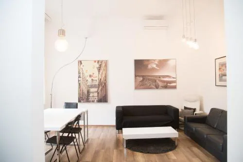 Lovecroatia Zagreb - 'Pax nest'