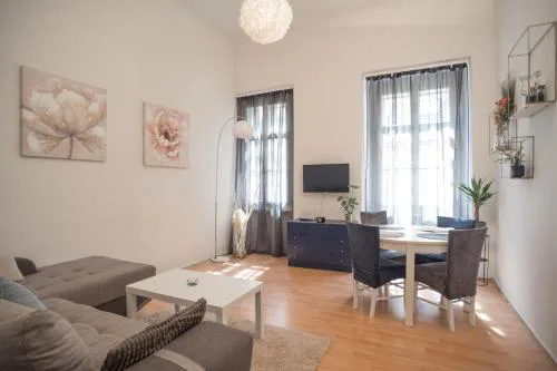 Magnolia apartment