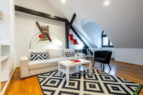 Modern Apartment Centrally Located