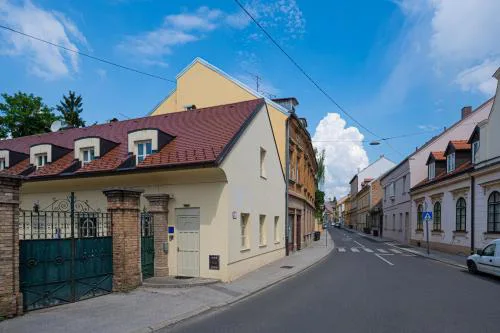 Paon Boutique Apartments