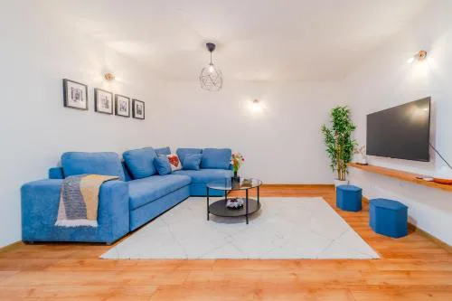 Peaceful Nest In City Center - Happy Rentals