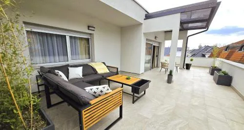 Penthouse Sanchi-Bossa Residence Zagreb with parking