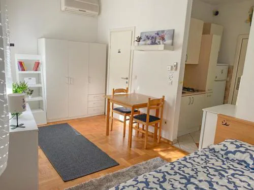 Studio City apartment Sweet Panda
