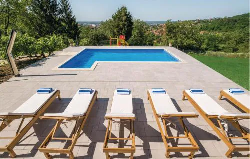 Two-Bedroom Holiday Home In Zagreb
