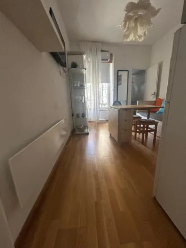 VERY CLOSE Studio Apartment
