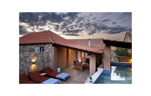 Awesome Home In Zastrazisce With Wifi