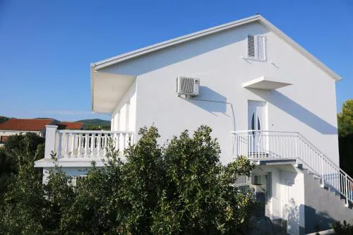 Apartments with parking space Zavalatica, Korcula - 4459