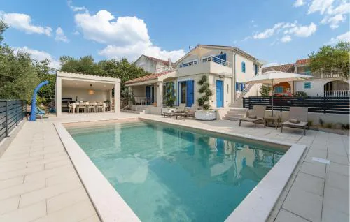 Villa Ana