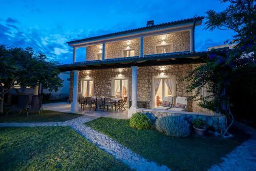 Holiday Home Fiola