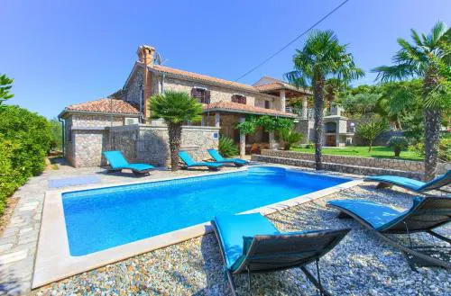 Rustic holiday house MAGDALEA with pool