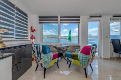Apartment in Arbanija with sea view, balcony, air conditioning, WiFi 5138-1