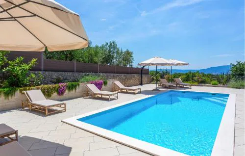 Awesome Home In Bajcici With Wifi