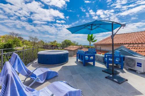 Holiday house STONE with jacuzzi