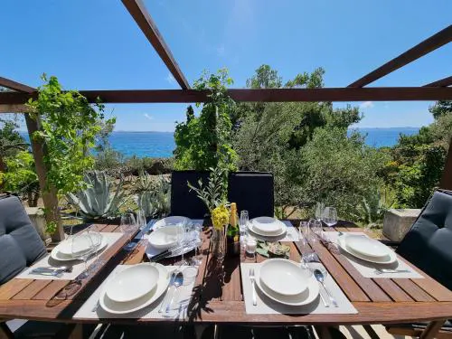Orkula Hidden Paradise- Robinson Holiday House