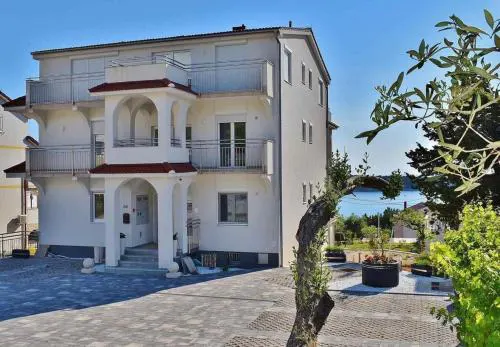 Apartments with parking space Banjol, Rab - 21159
